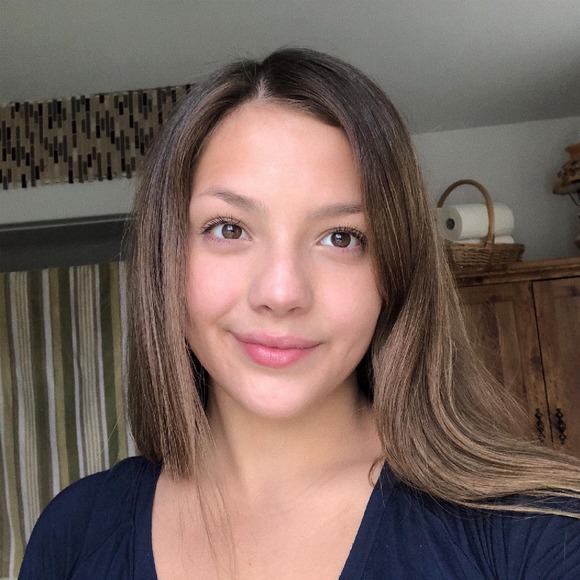 Meet your Posher, Taylor - Picture 1 of 1